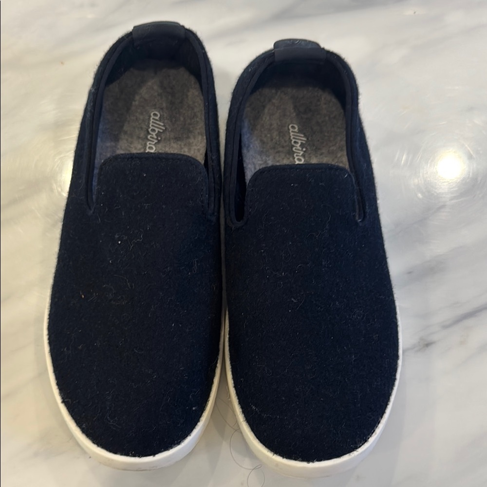 Allbirds Black slip on sneakers w sz 6